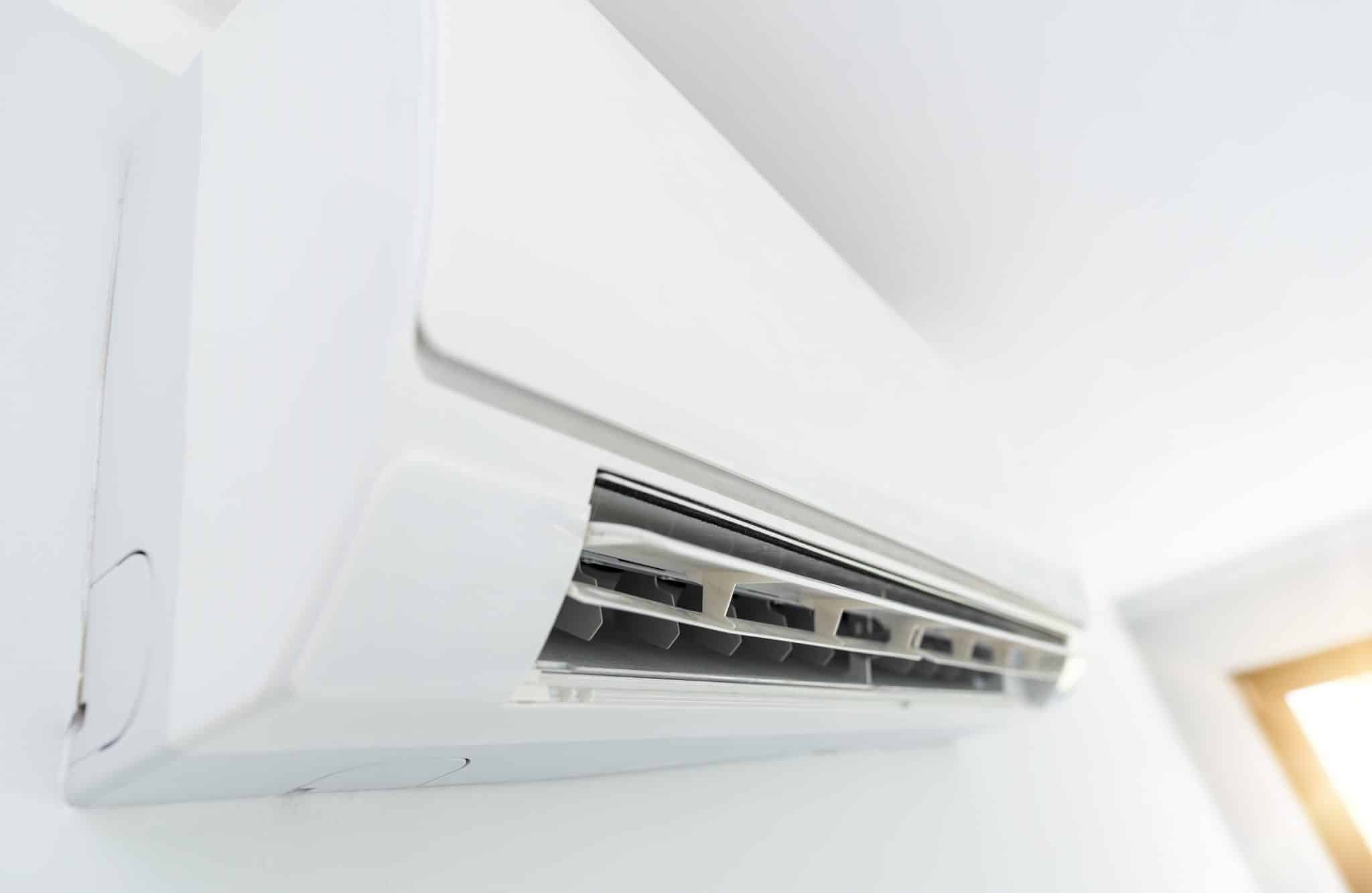 Split system air conditioning head unit